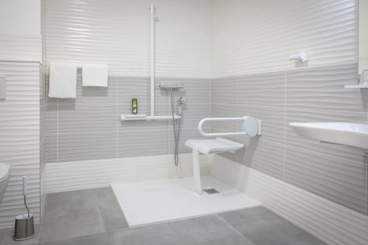 Logis Rex Hotel Lorient 3*,